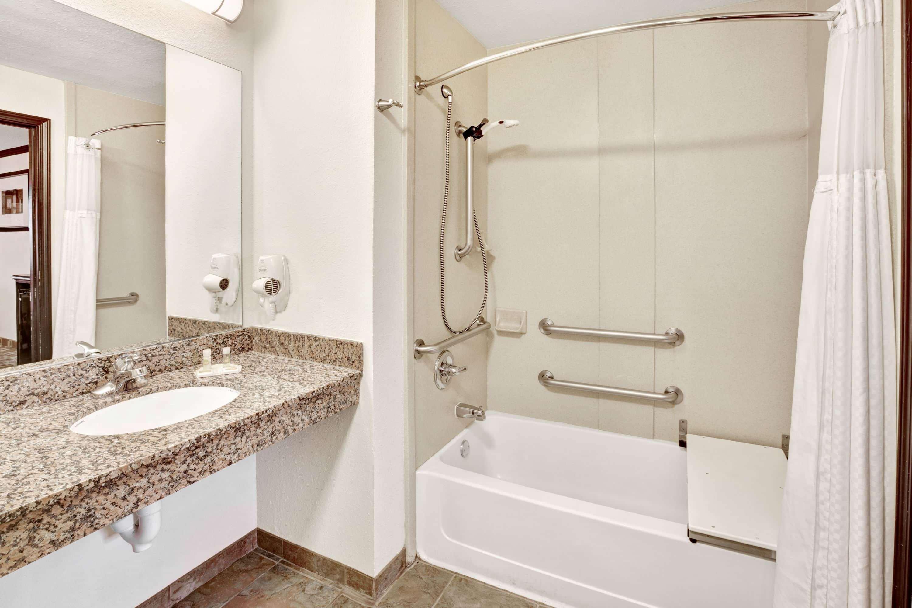 Days Inn By Wyndham Oklahoma City/Moore מראה חיצוני תמונה