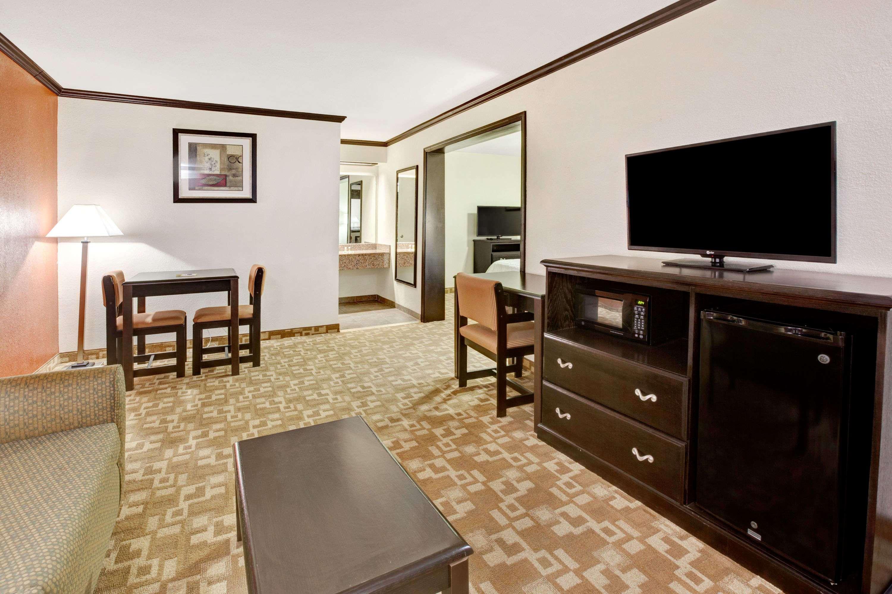 Days Inn By Wyndham Oklahoma City/Moore מראה חיצוני תמונה