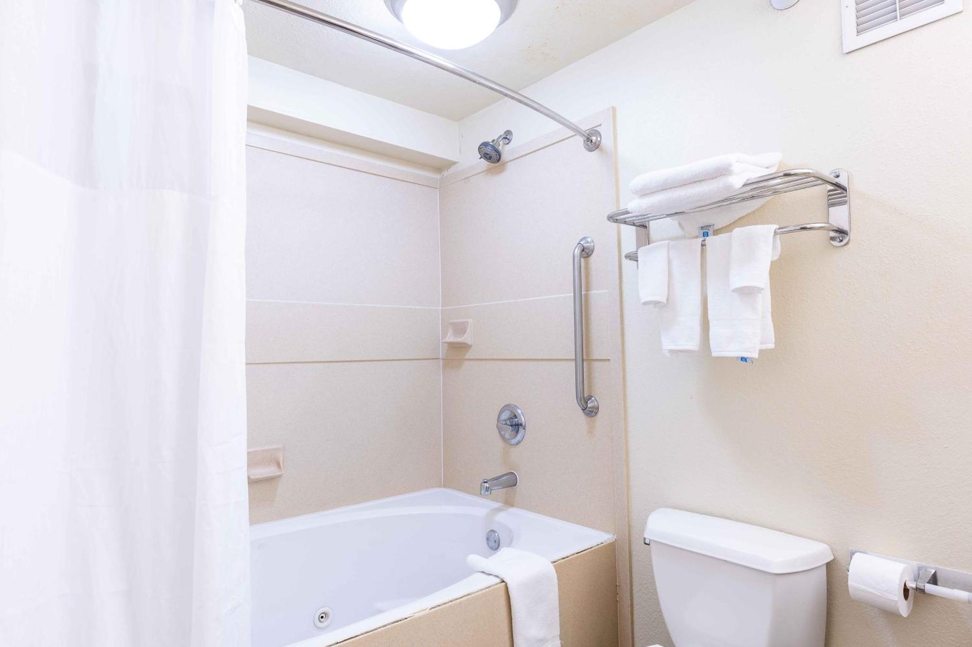 Days Inn By Wyndham Oklahoma City/Moore מראה חיצוני תמונה